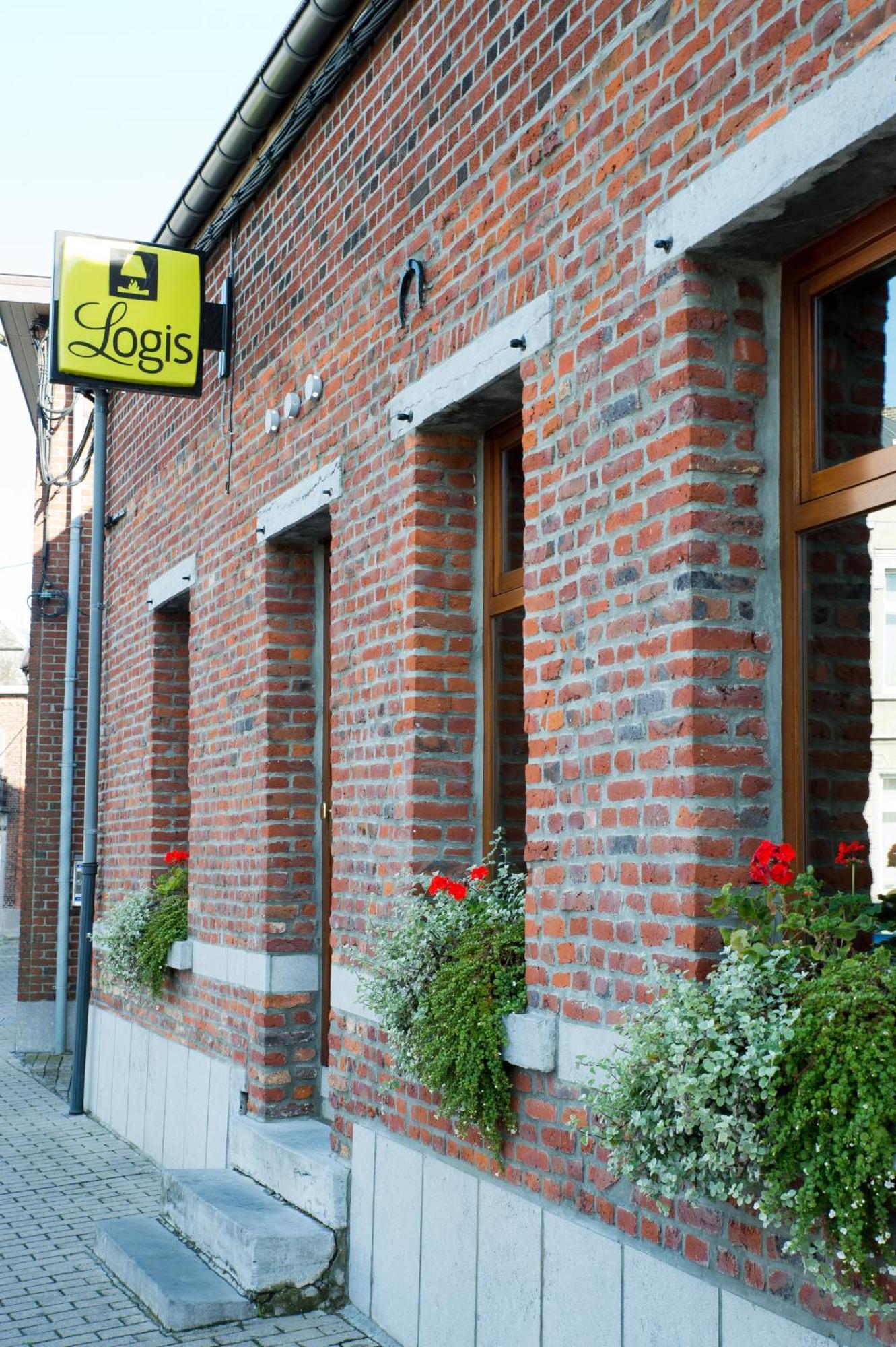 Auberge Le XIX Eme Thulin Exterior photo